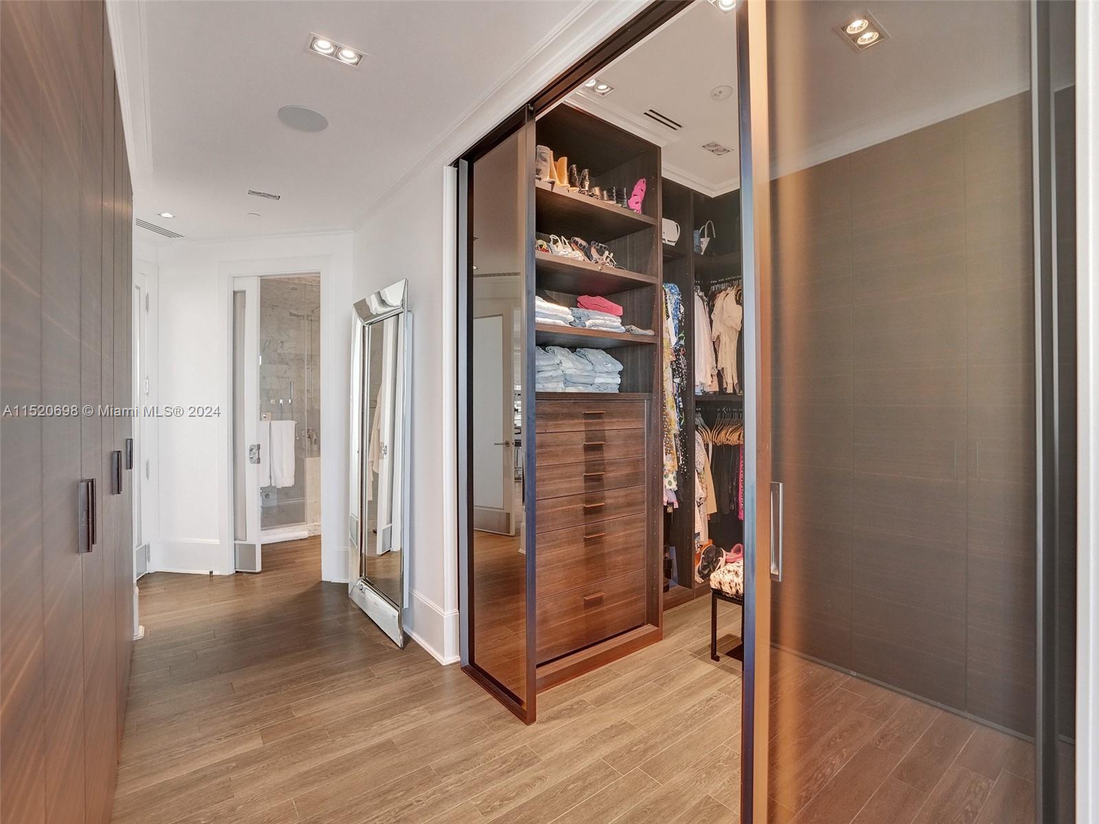 BELLINI AT WILLIAMS ISLAN - Residential