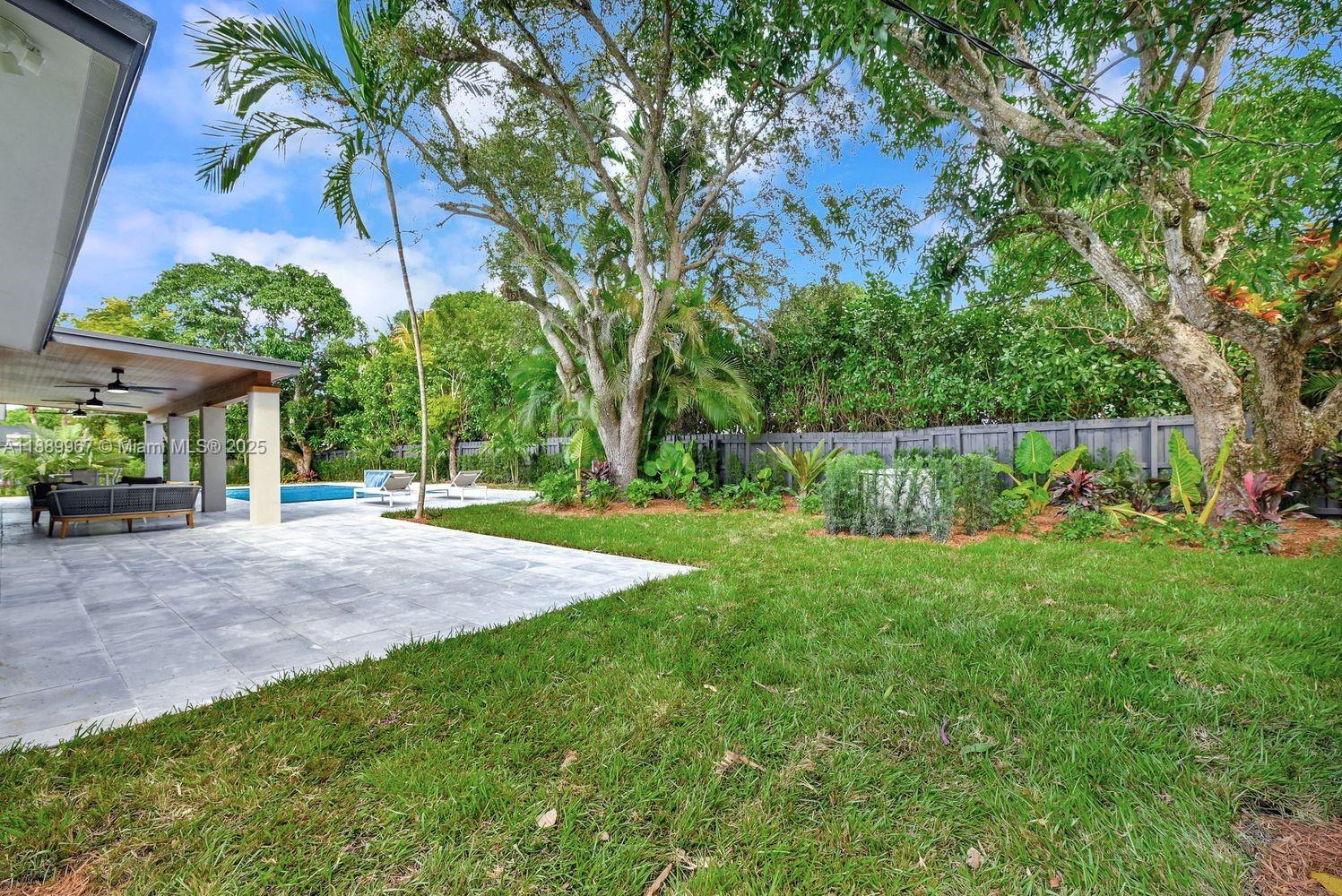 COUNTRY CLUB GROVE PT 1 - Residential