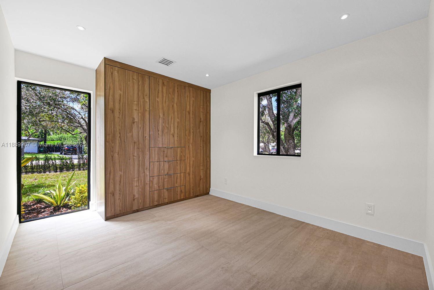 COUNTRY CLUB GROVE PT 1 - Residential