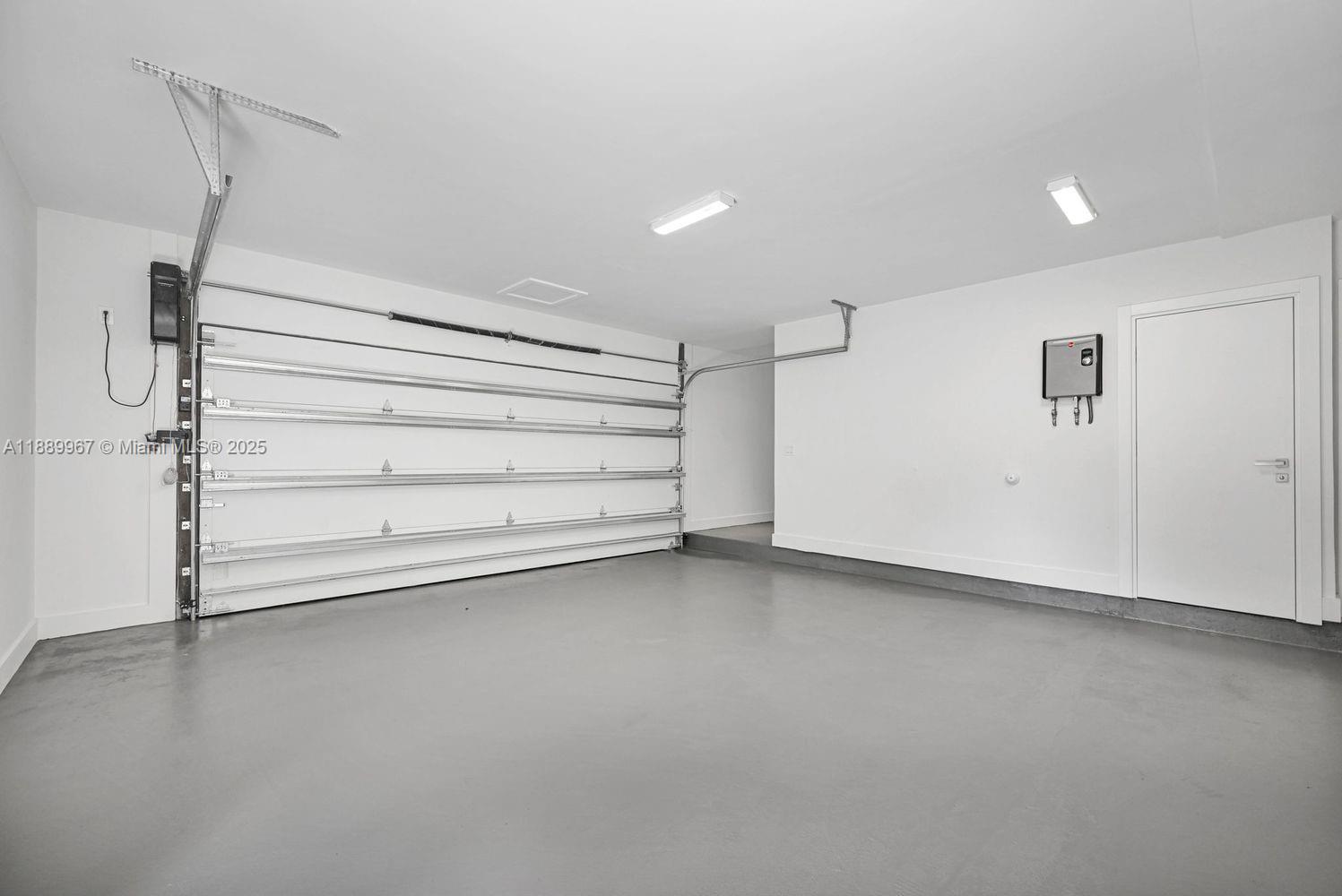 COUNTRY CLUB GROVE PT 1 - Residential