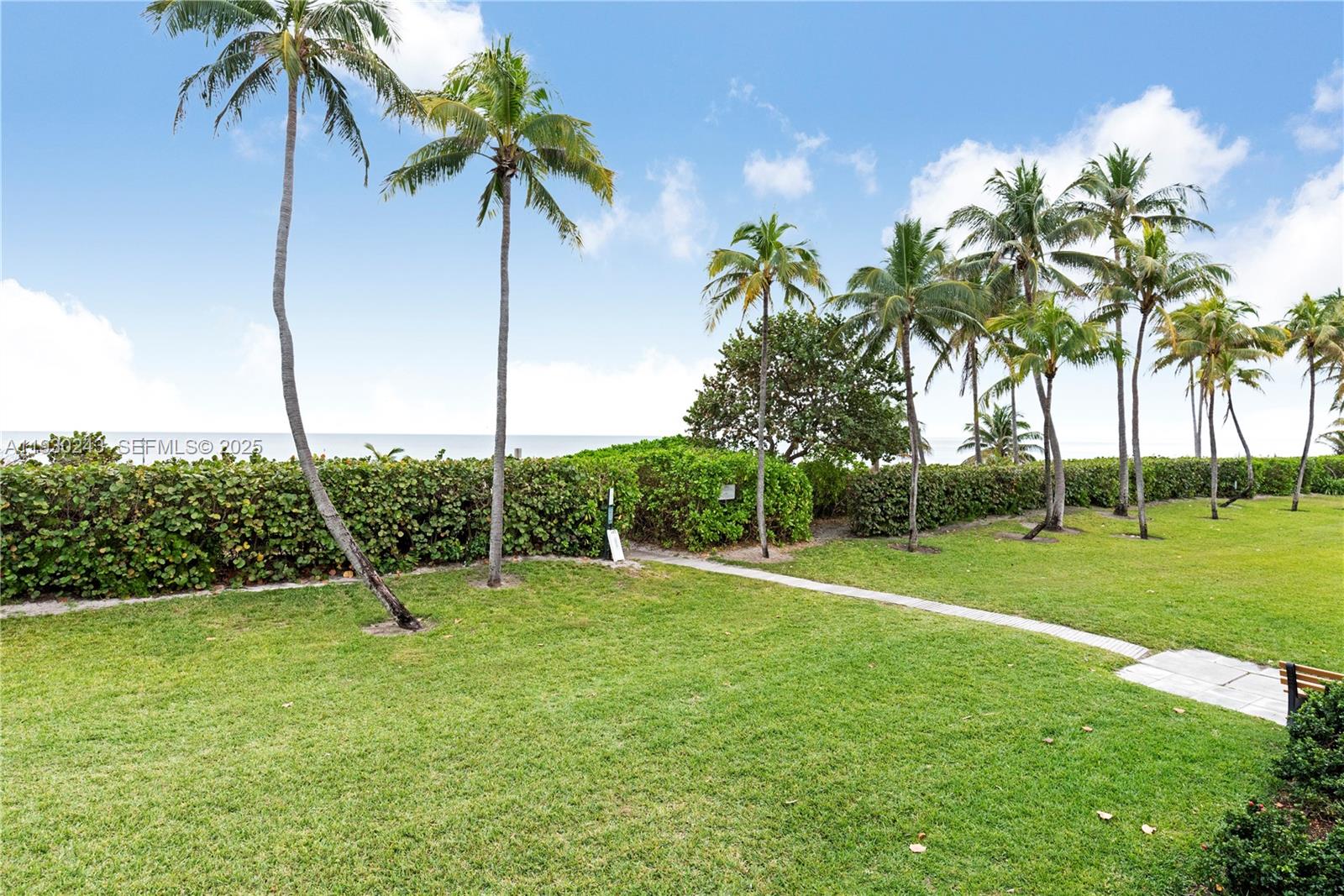 THE EMERALDBAY @ KEY COLO - Residential