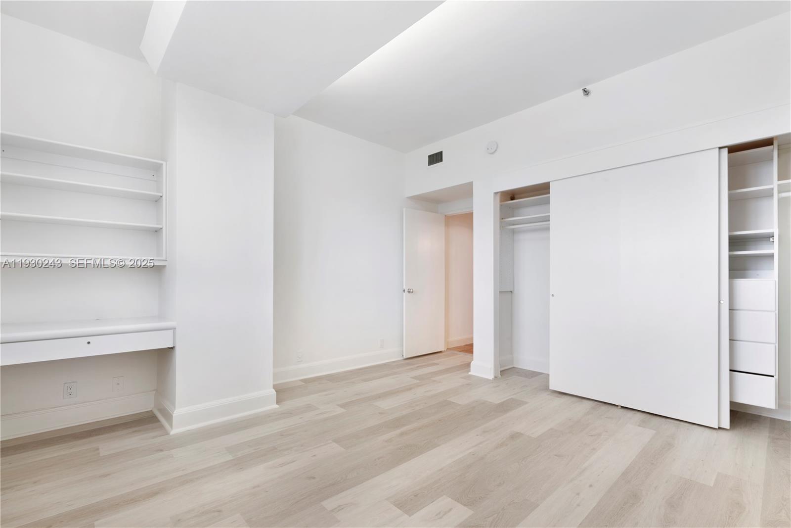 THE EMERALDBAY @ KEY COLO - Residential