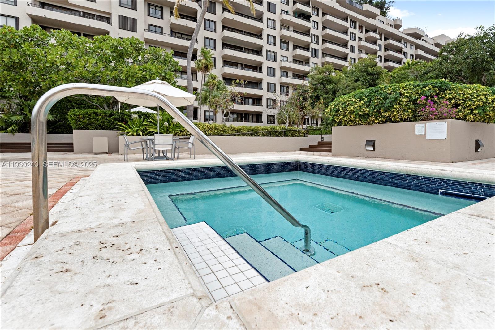 THE EMERALDBAY @ KEY COLO - Residential