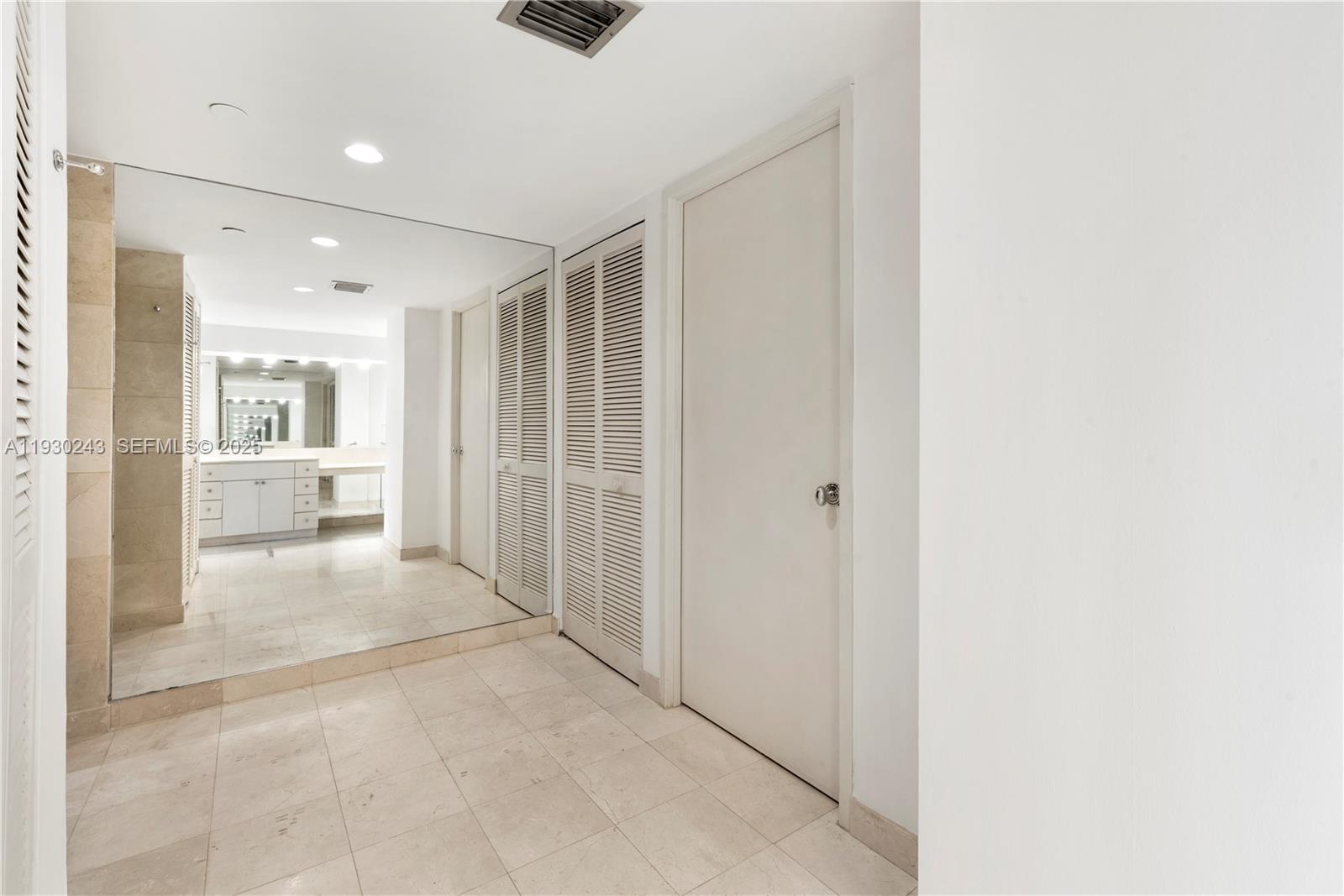 THE EMERALDBAY @ KEY COLO - Residential