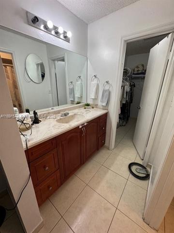 LAGO GRANDE FIVE-C CONDO - Residential