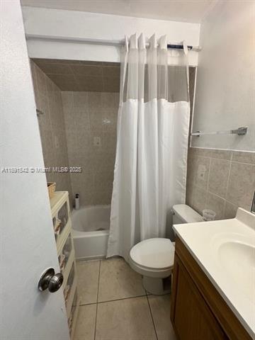LAGO GRANDE FIVE-C CONDO - Residential