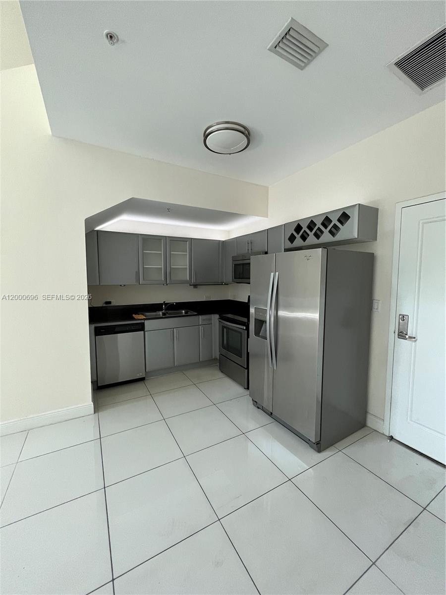 TERRAZAS RIVERPARK VILLAG - Residential