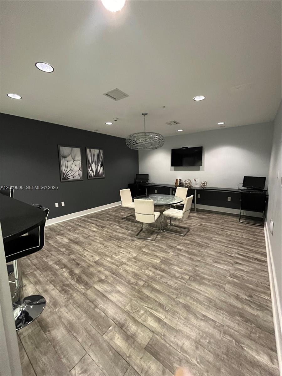 TERRAZAS RIVERPARK VILLAG - Residential