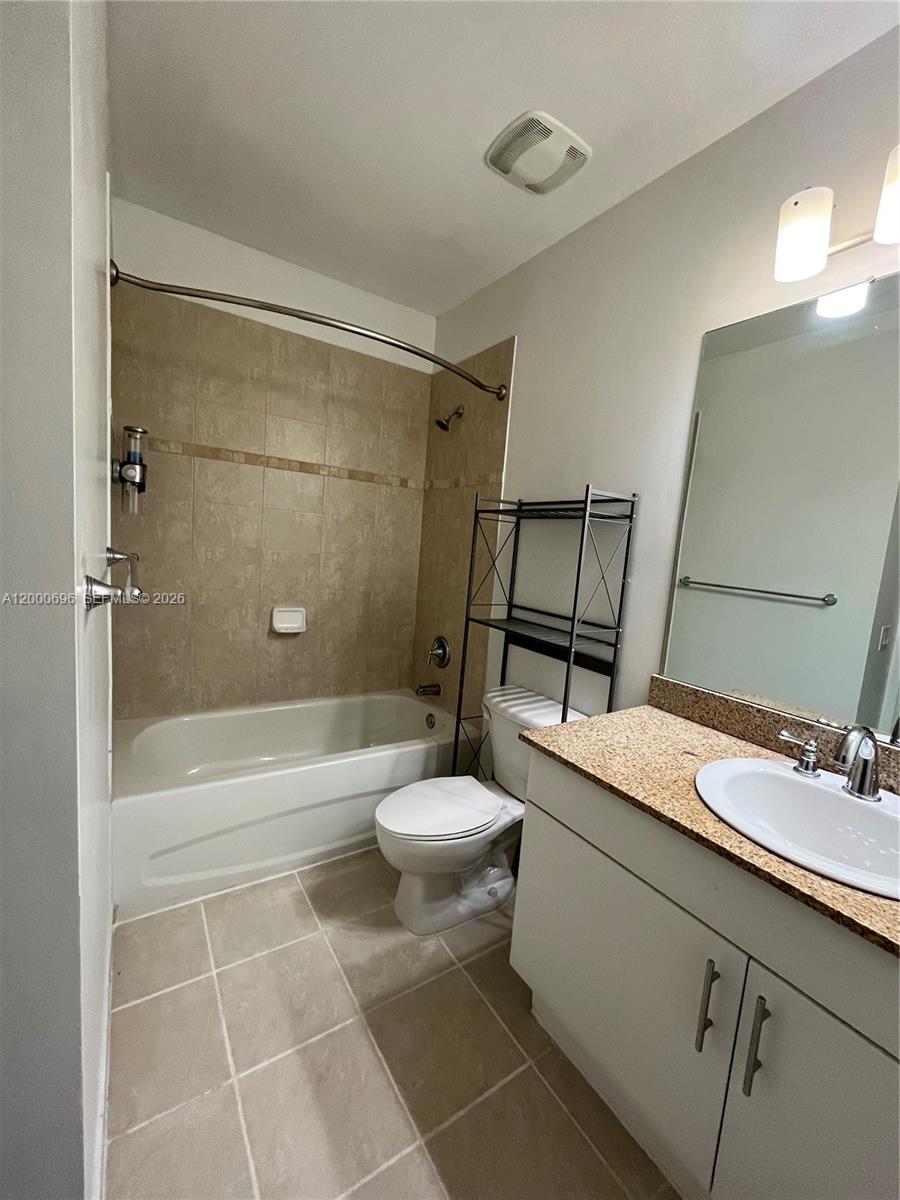 TERRAZAS RIVERPARK VILLAG - Residential