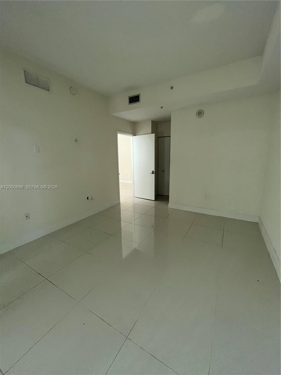 TERRAZAS RIVERPARK VILLAG - Residential