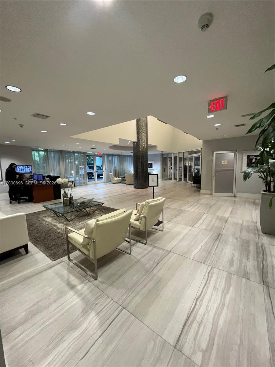 TERRAZAS RIVERPARK VILLAG - Residential