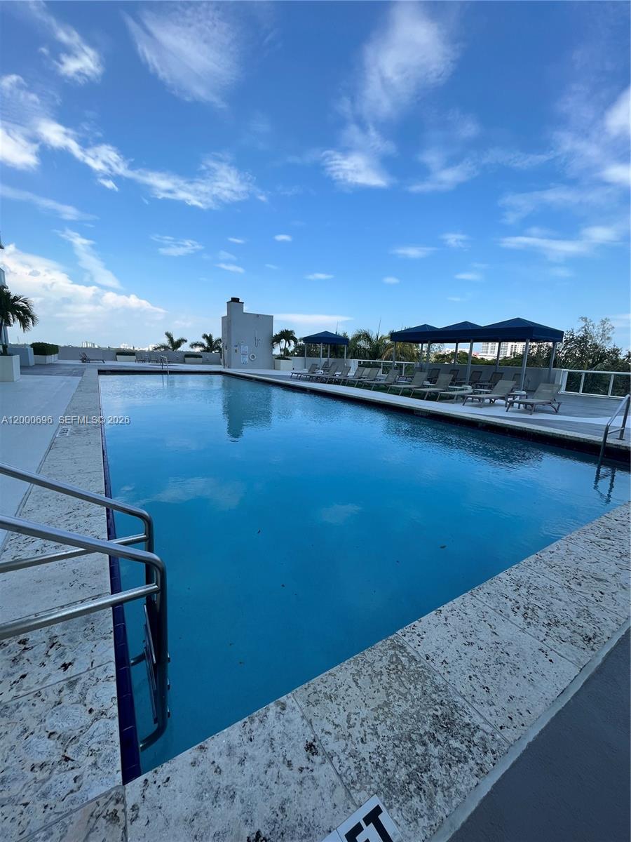 TERRAZAS RIVERPARK VILLAG - Residential