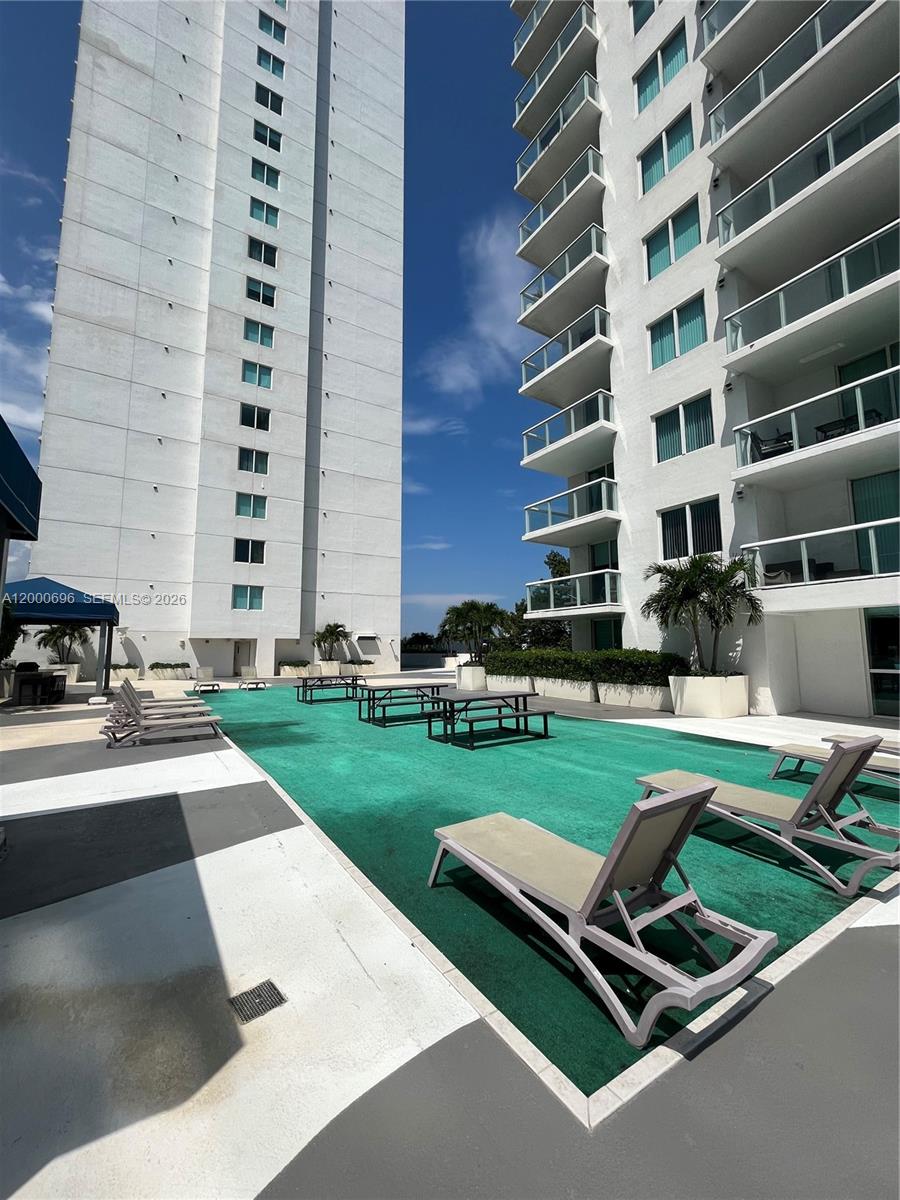 TERRAZAS RIVERPARK VILLAG - Residential