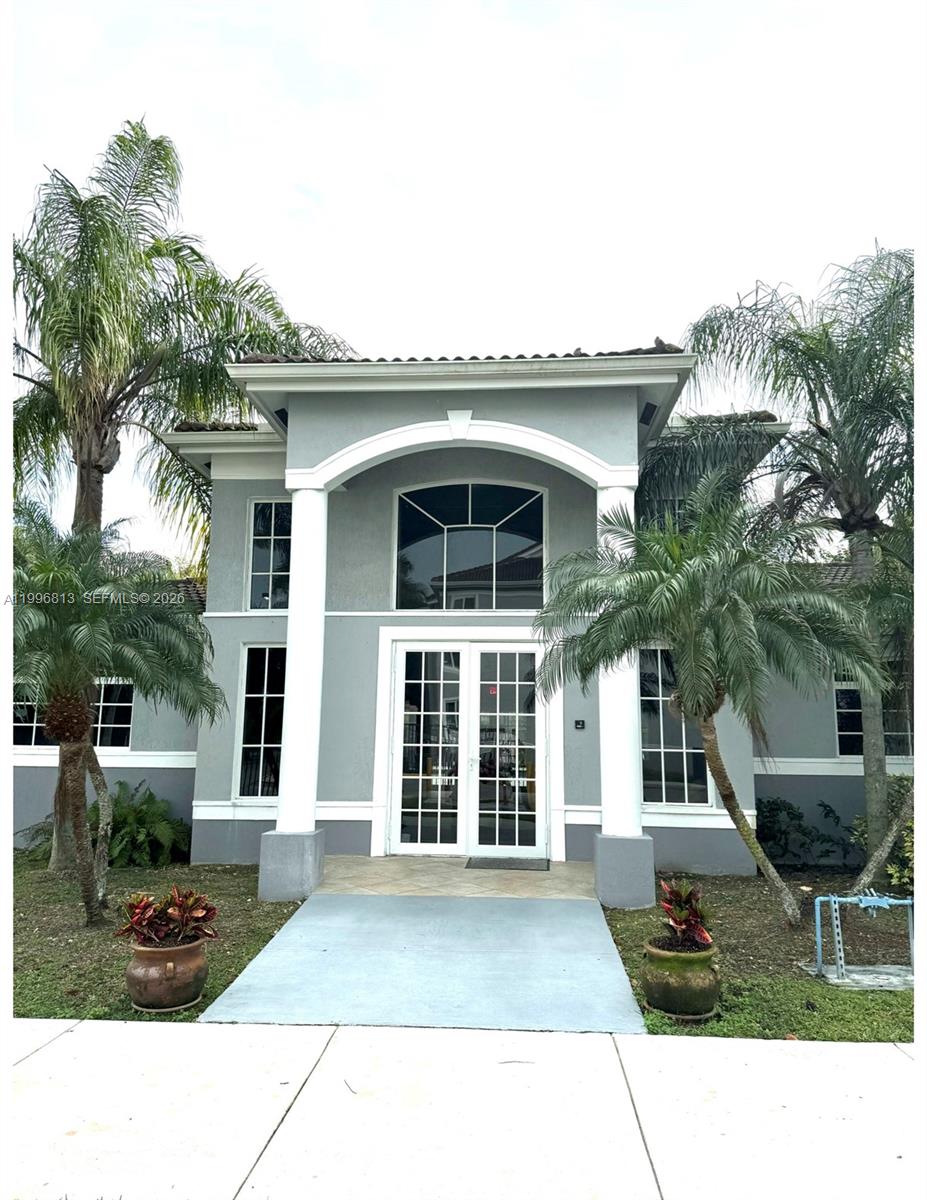 VISTA TRACE CONDO - Residential