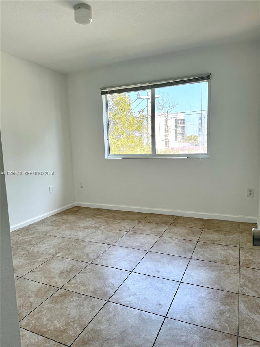 VISTA TRACE CONDO - Residential