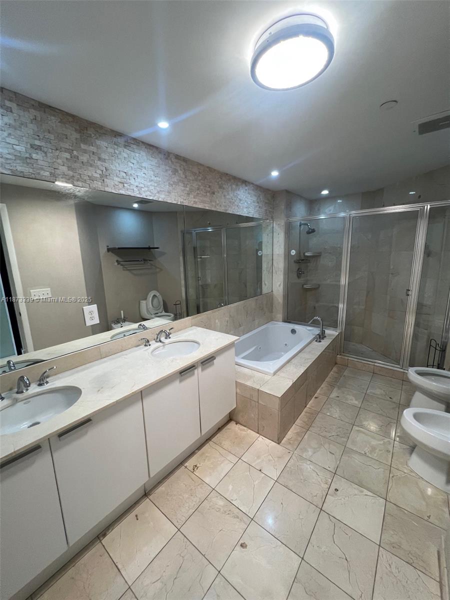 THE ATRIUM AT AVENTURA CO - Residential Lease