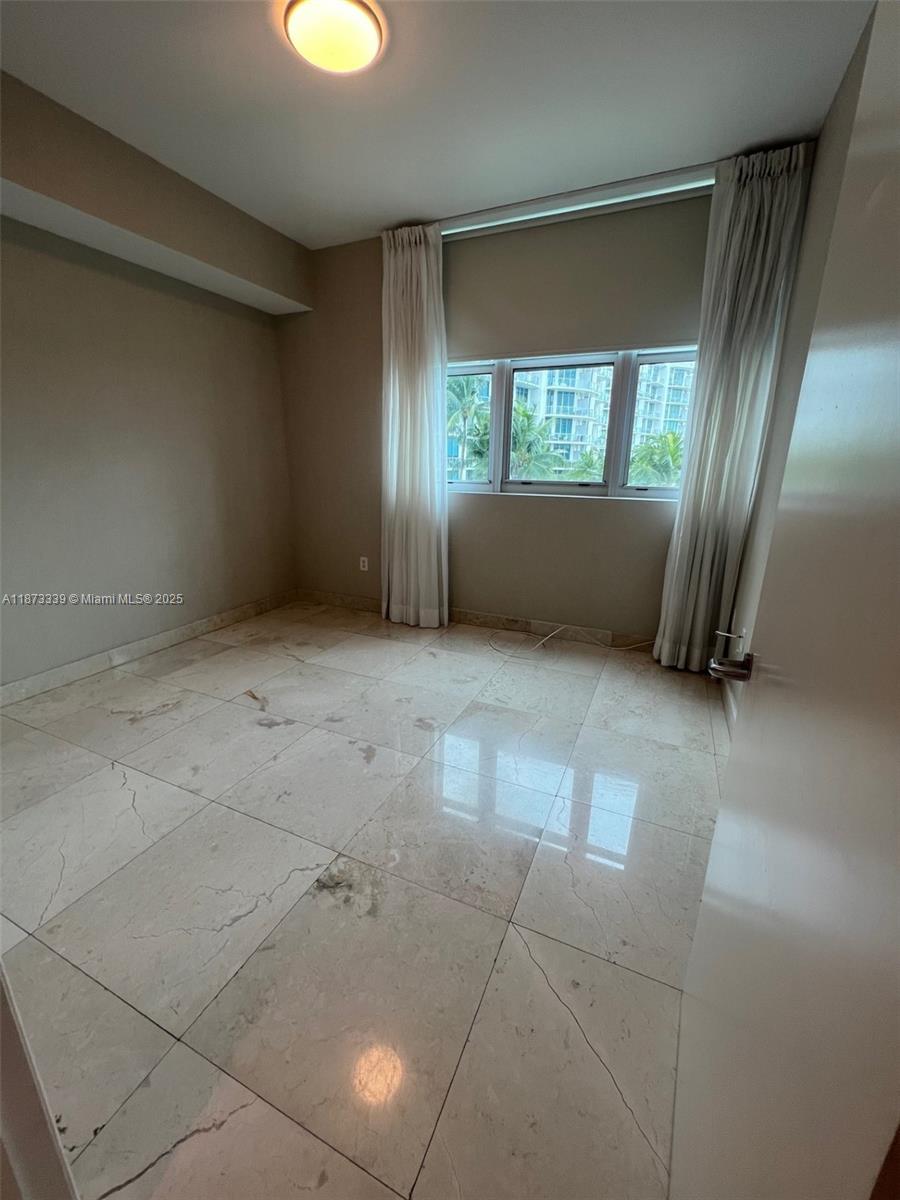 THE ATRIUM AT AVENTURA CO - Residential Lease