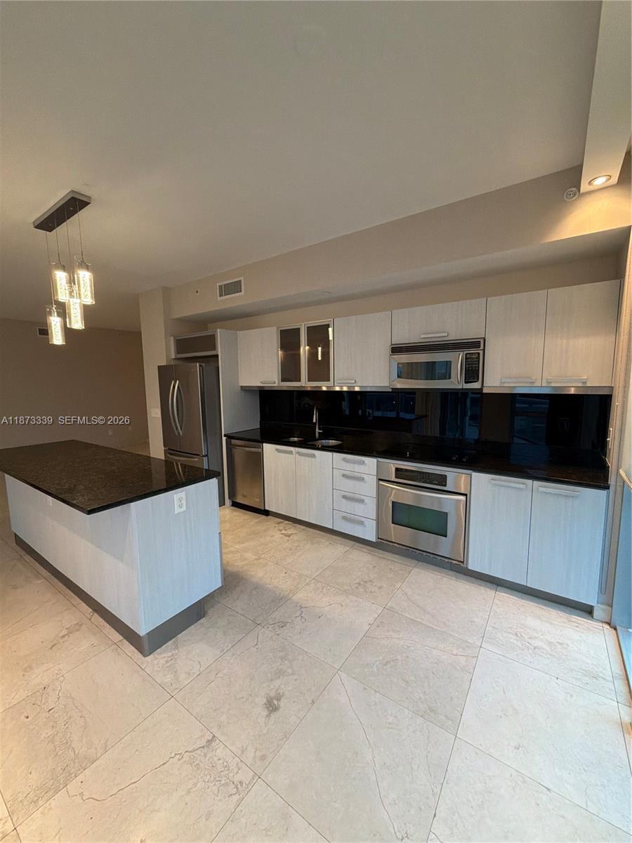 3131 NE 188th St 1-702