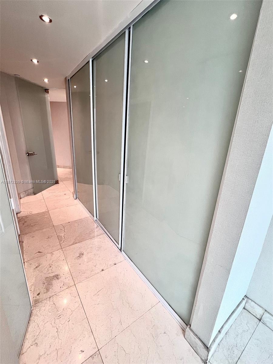 THE ATRIUM AT AVENTURA CO - Residential Lease