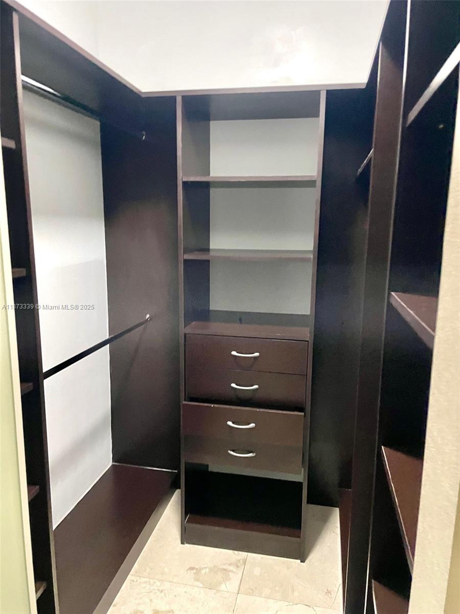 THE ATRIUM AT AVENTURA CO - Residential Lease