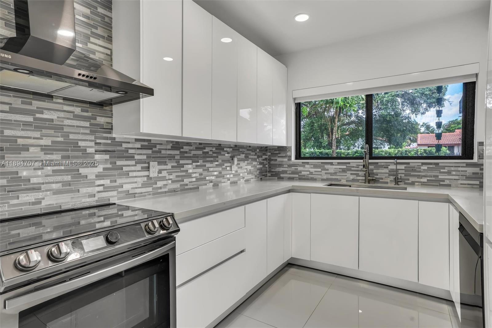 SILVER BLUFF EST-SEC B - Residential Income