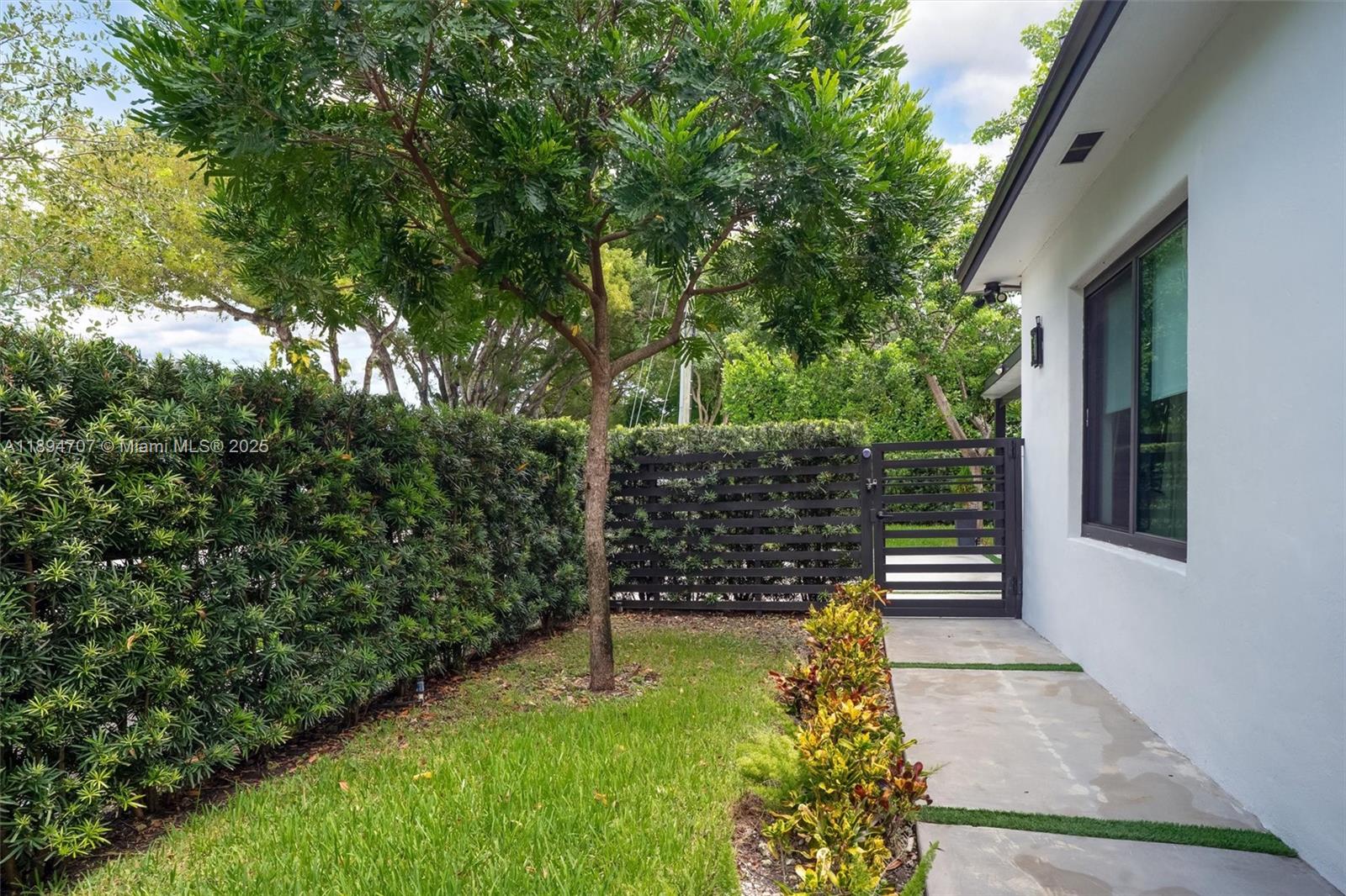 SILVER BLUFF EST-SEC B - Residential Income