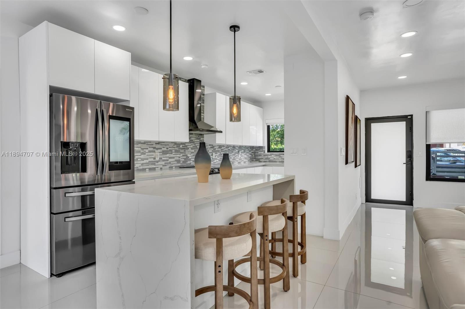 SILVER BLUFF EST-SEC B - Residential Income