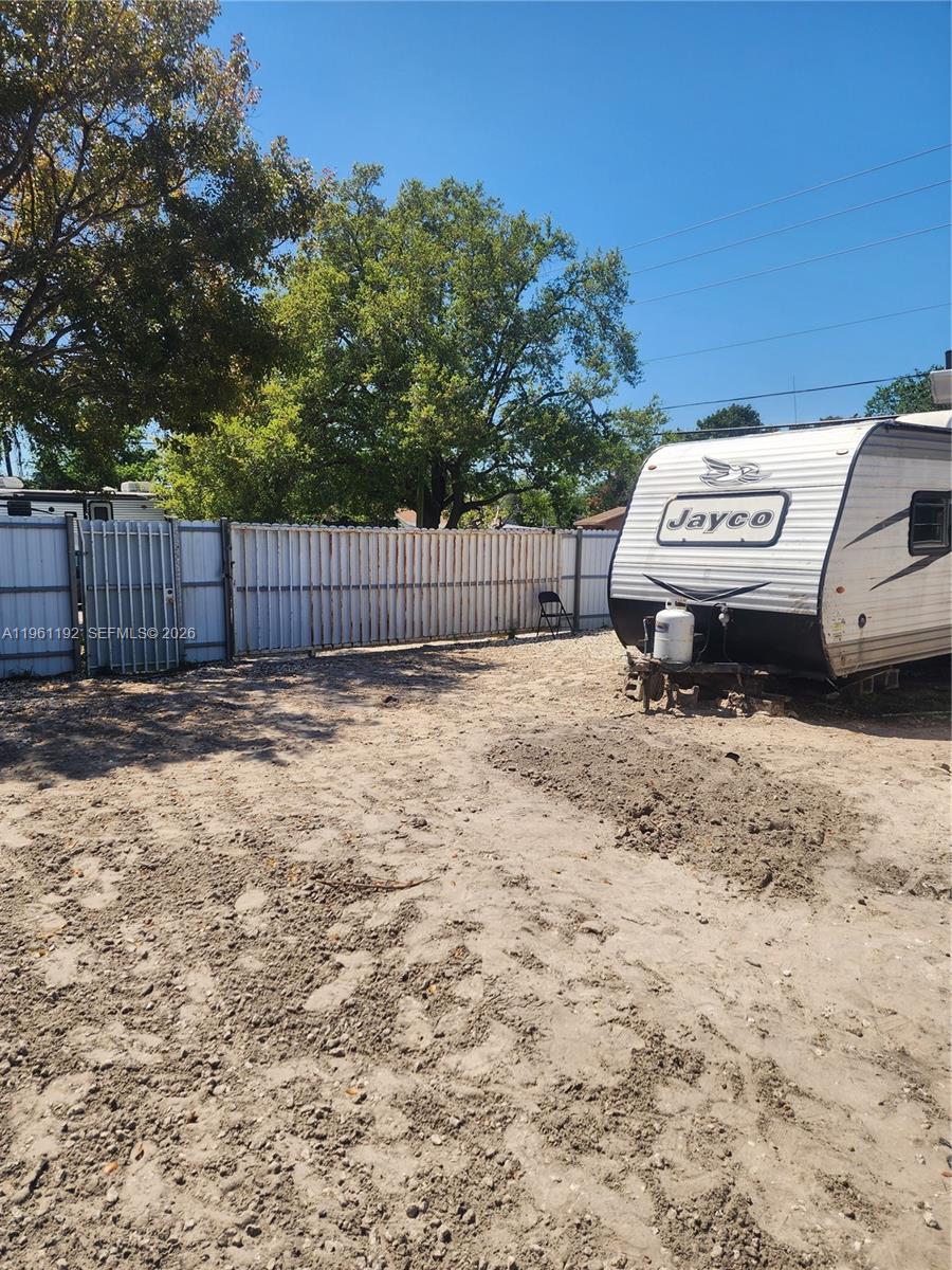 PL OF NORTH HAVEN - Residential