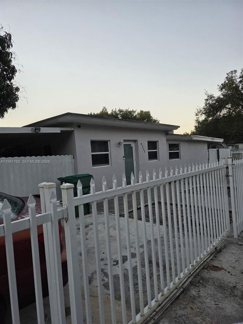8355 NW 21st Ave Miami FL 33147