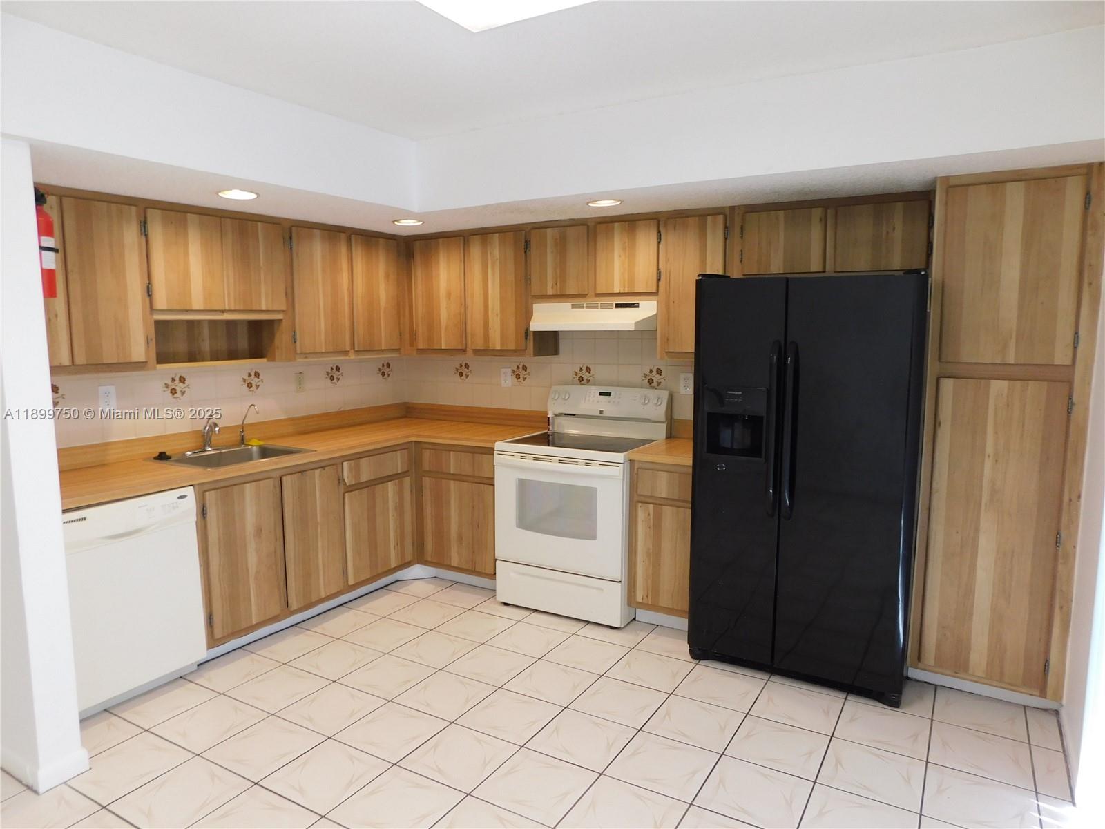 8005 SW 107 AV 118