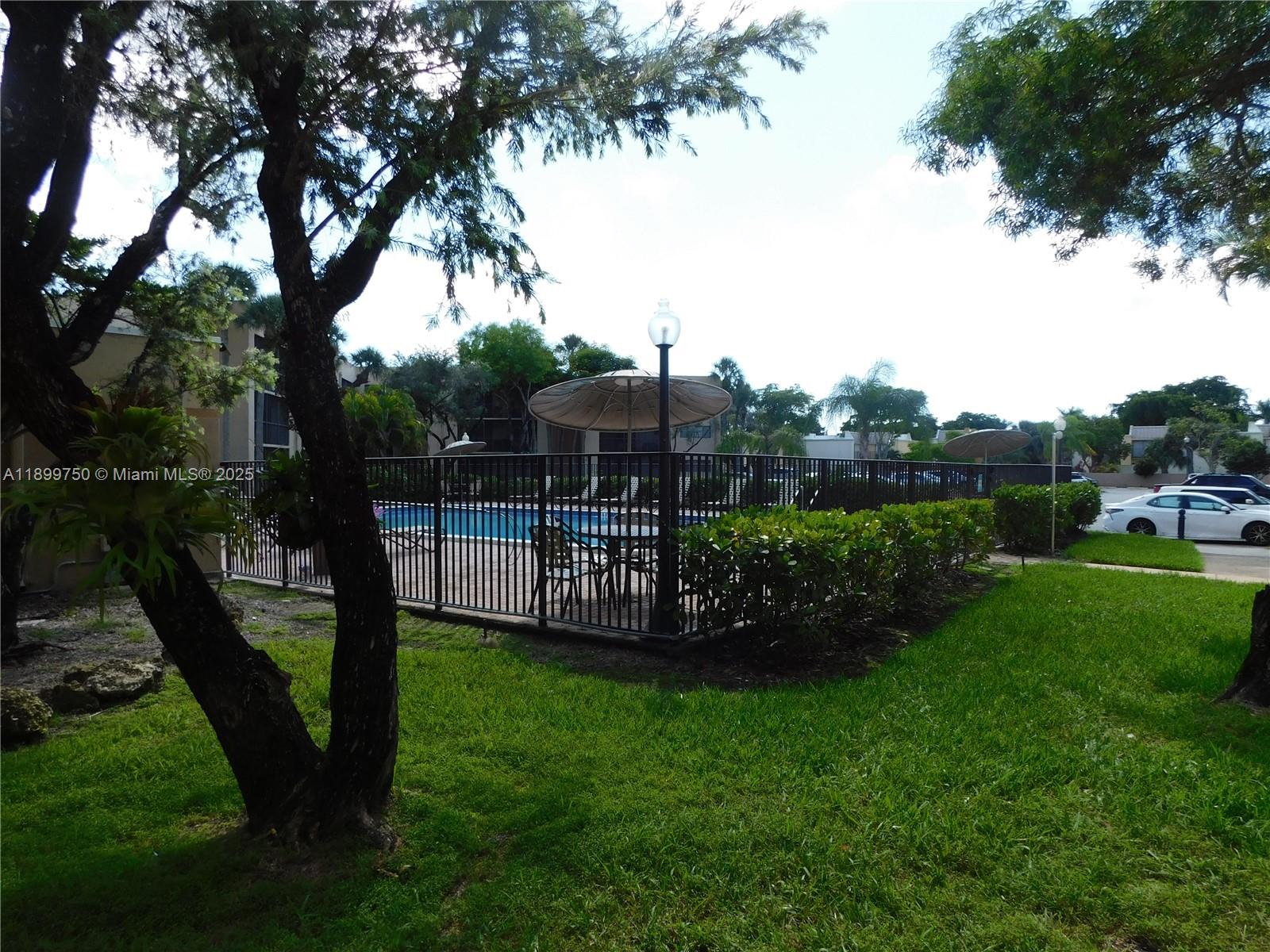 THE HORIZONS CONDO #6 - Residential