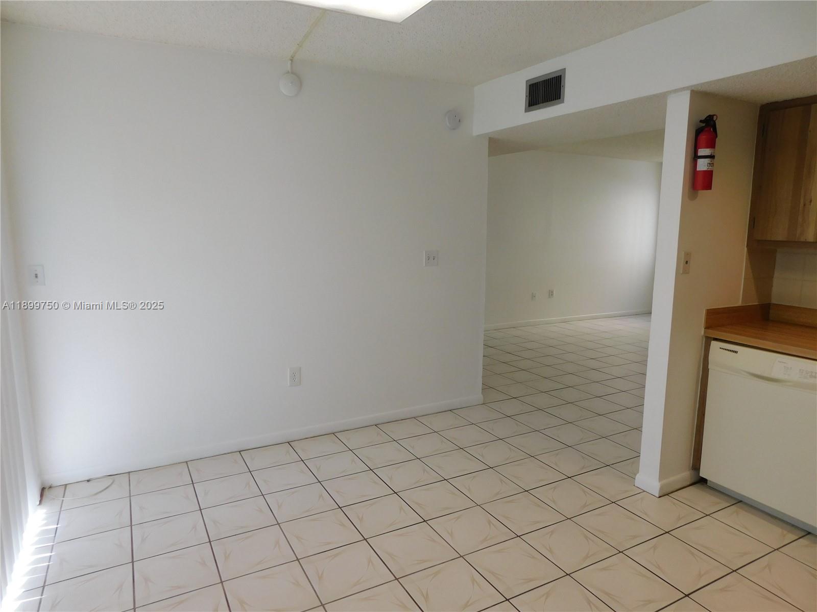 8005 SW 107 AV 118