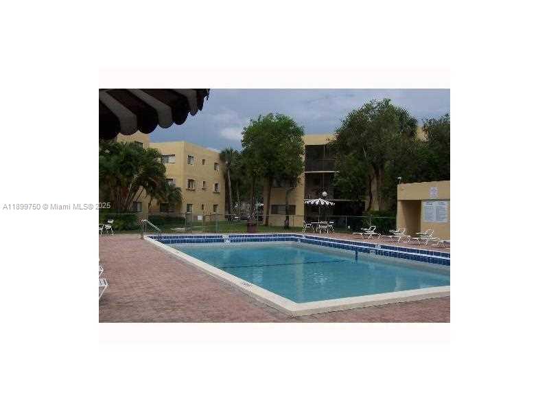 THE HORIZONS CONDO #6 - Residential