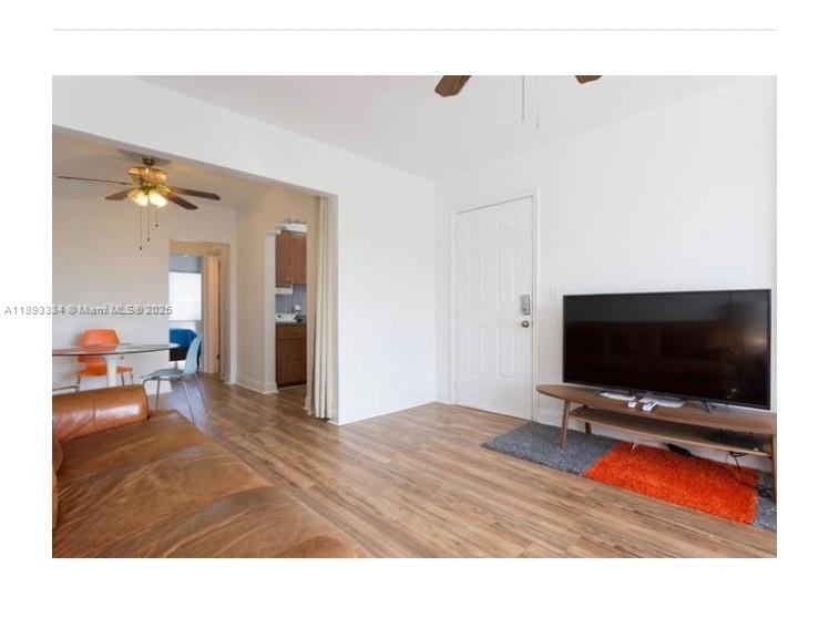 Great apartment! spacious cozy and affordable one bedroom in a lovely building on Byron Avenue. Apartment is located close to the beach, park, and shops and restaurants in Miami Beach's North Beach neighborhood.