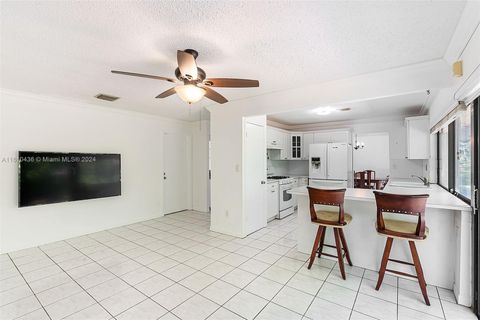 Single Family Residence in Miami FL 13234 85th Ter Ter 6.jpg