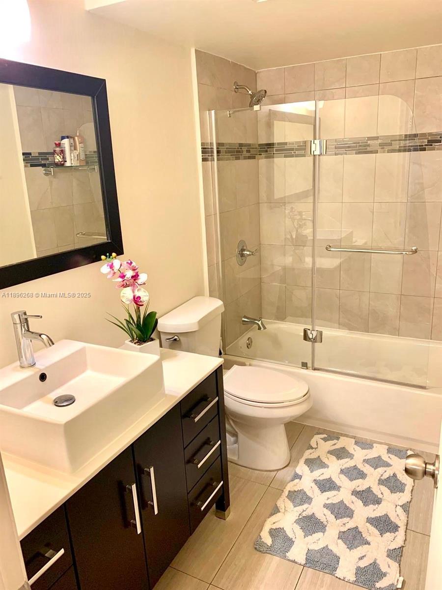 319 NE 14th Ave 702