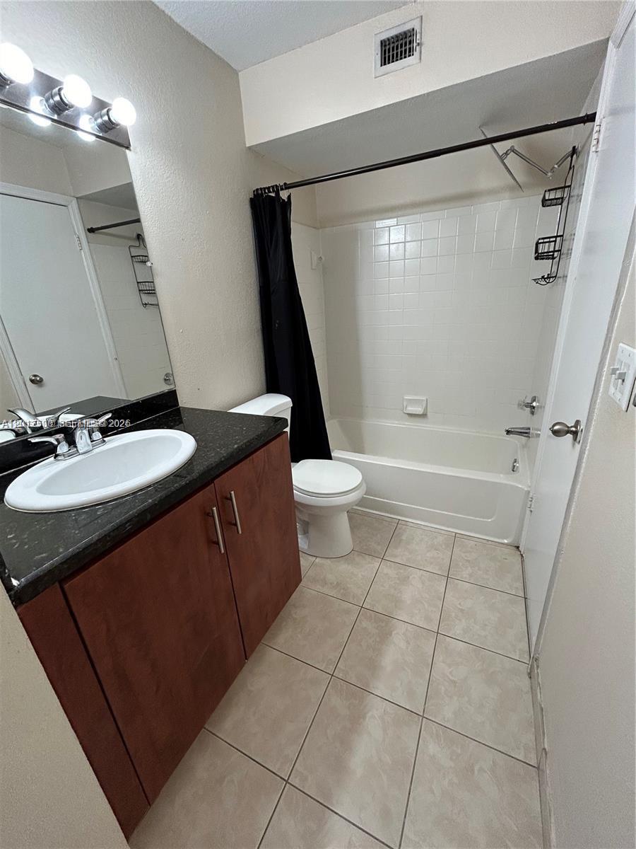 ISLES AT LAGO MAR CONDO - Residential Lease