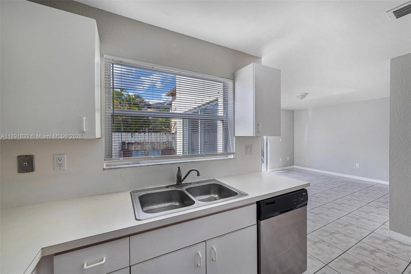 CHRISTINA AT THE HAMMOCKS - Residential