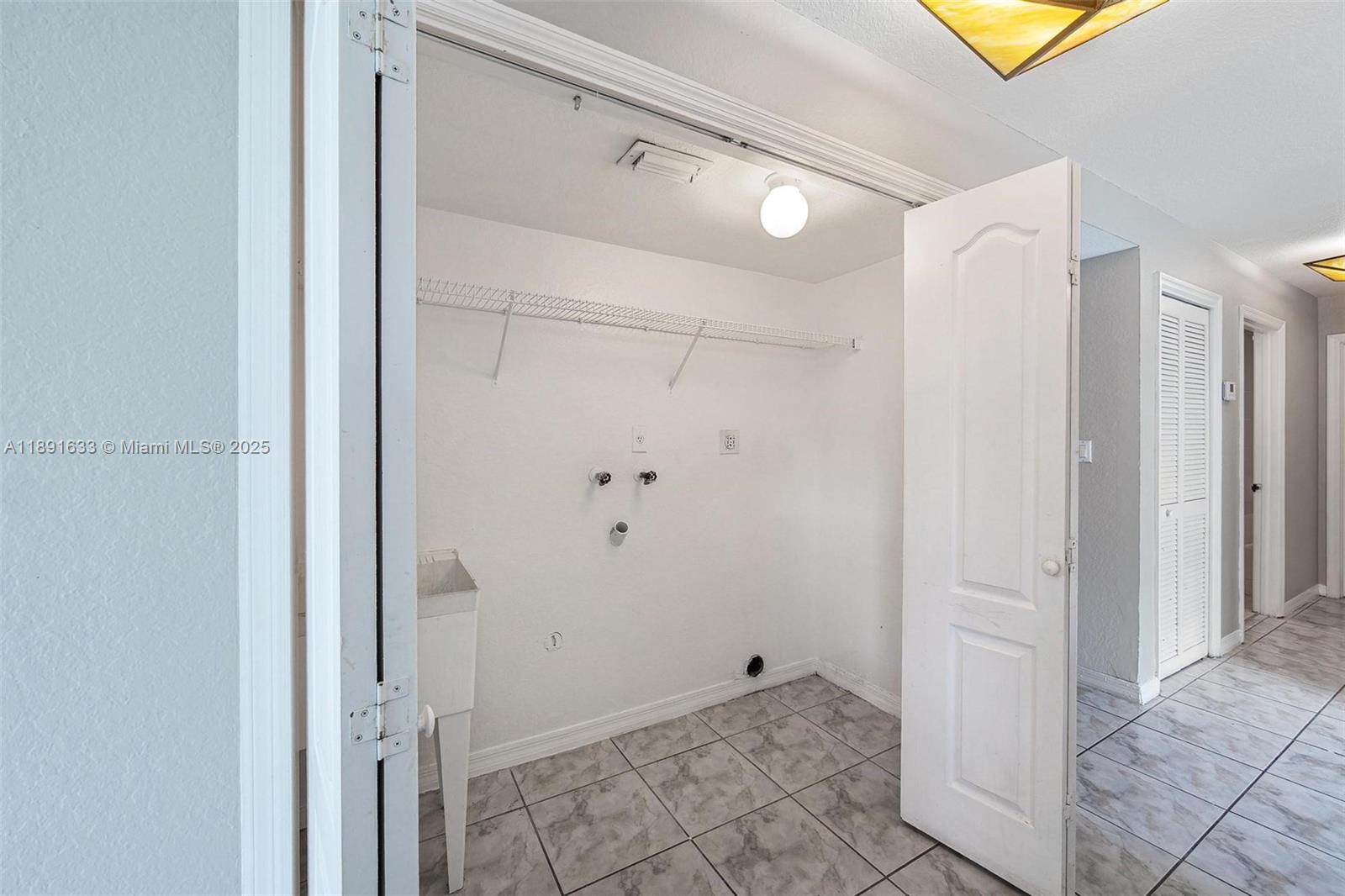 CHRISTINA AT THE HAMMOCKS - Residential