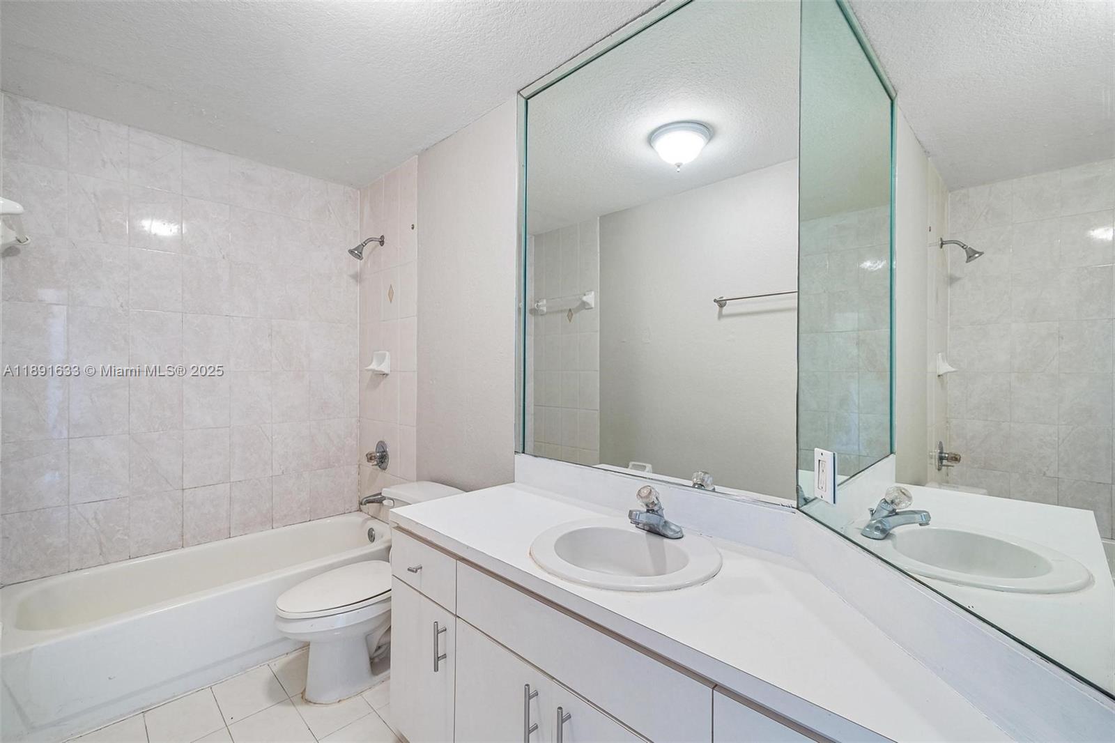 CHRISTINA AT THE HAMMOCKS - Residential