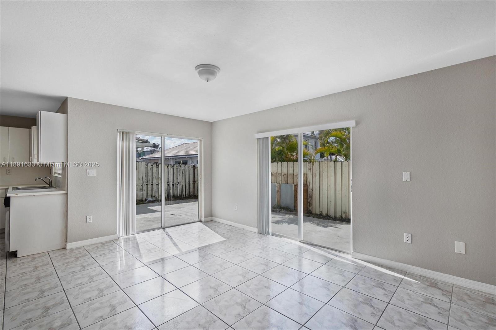 CHRISTINA AT THE HAMMOCKS - Residential