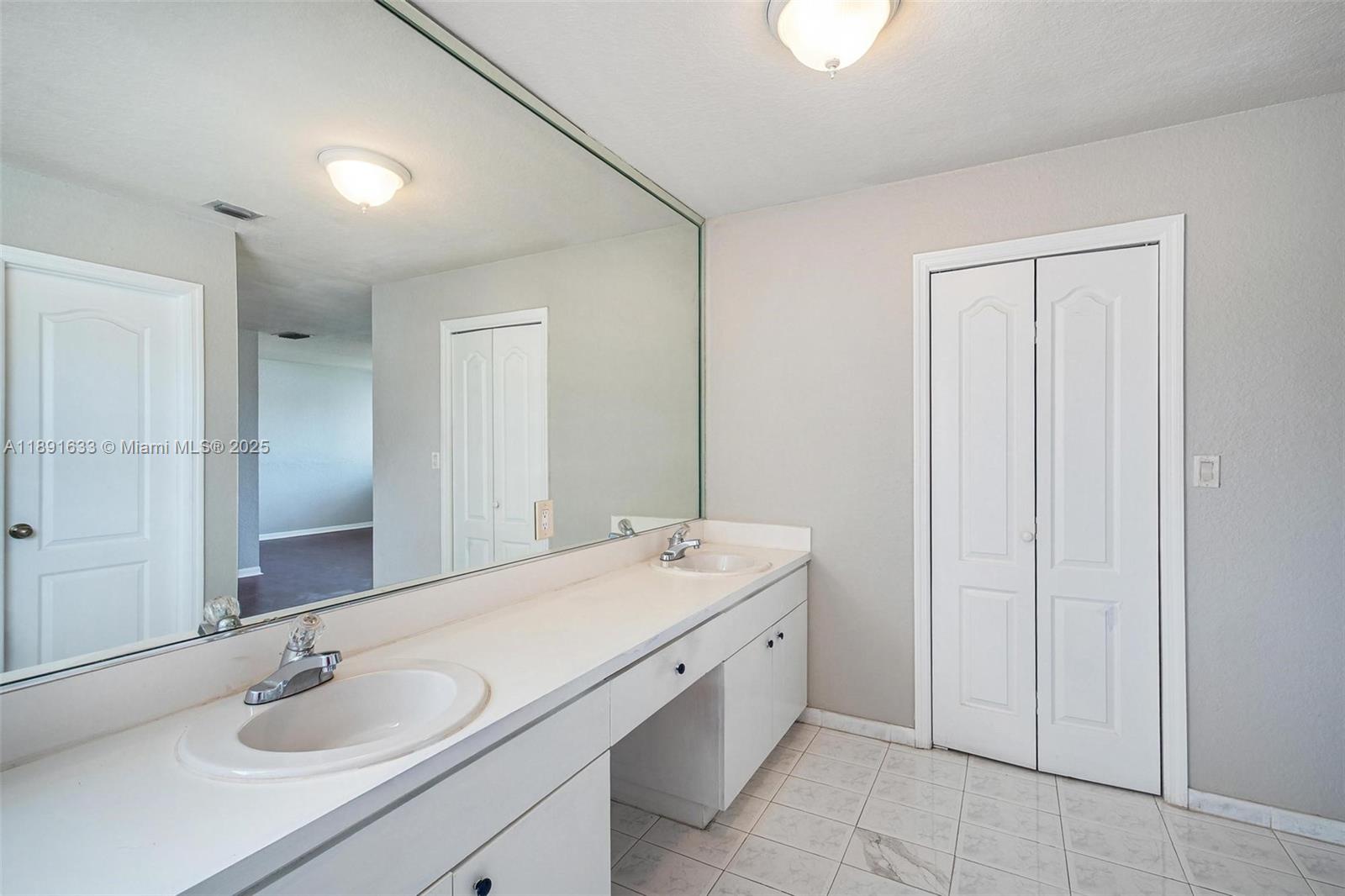 CHRISTINA AT THE HAMMOCKS - Residential