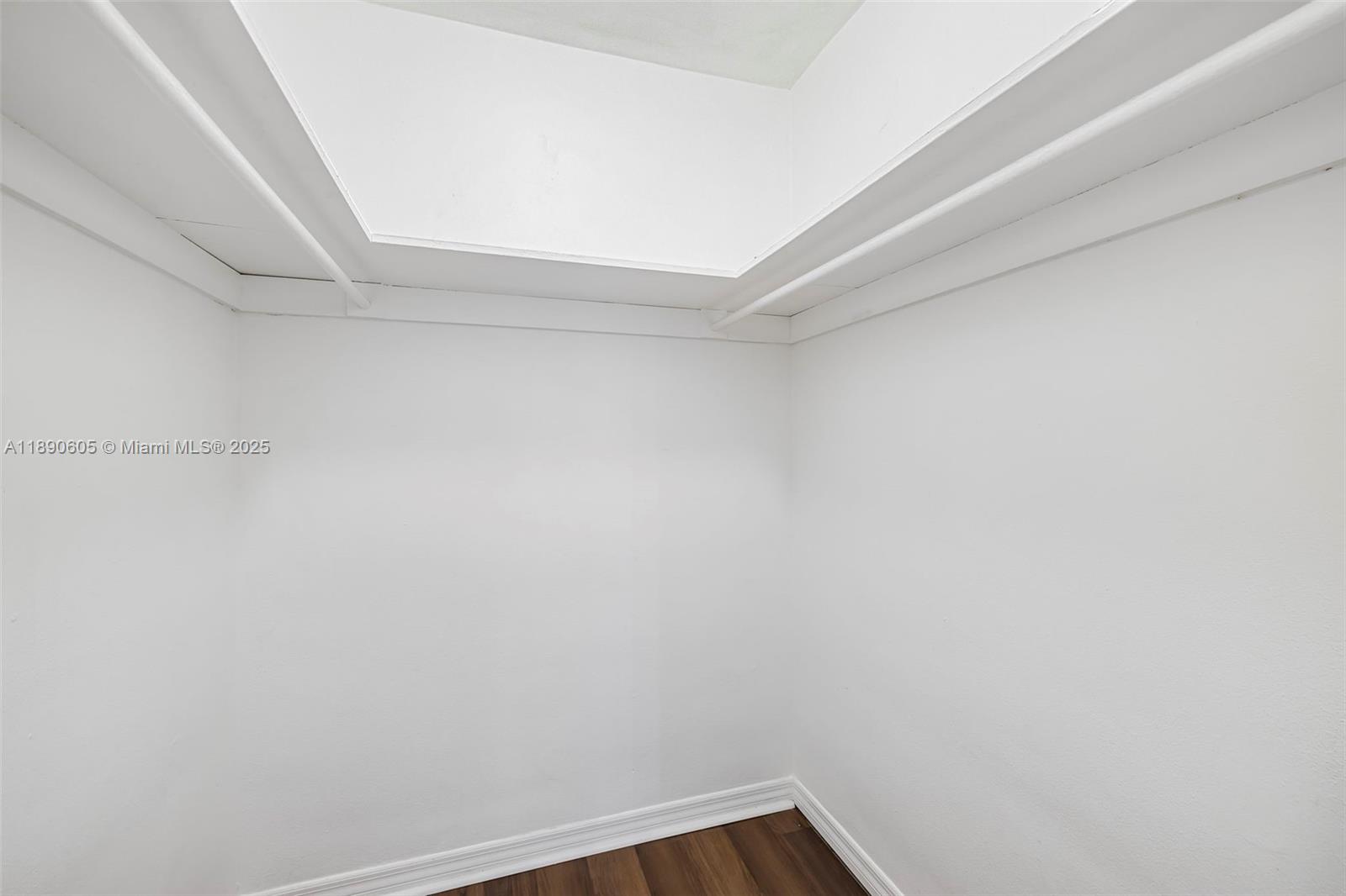 MIRADOR 1200 CONDO - Residential