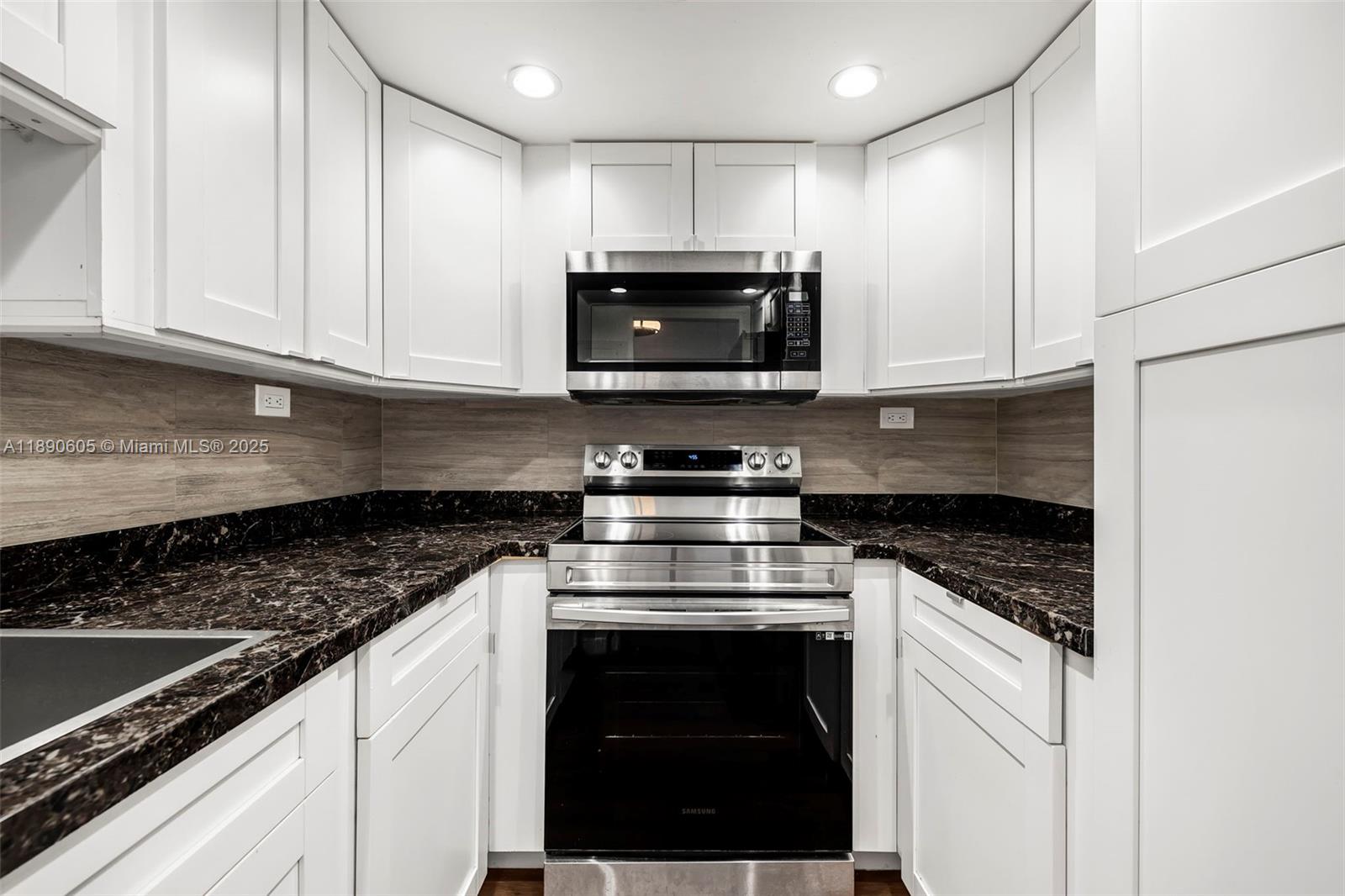 MIRADOR 1200 CONDO - Residential