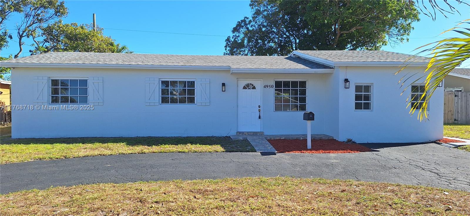 4950 Nw 16th Ct, Lauderhill, Miami-Dade County, Florida - 3 Bedrooms  
2 Bathrooms - 