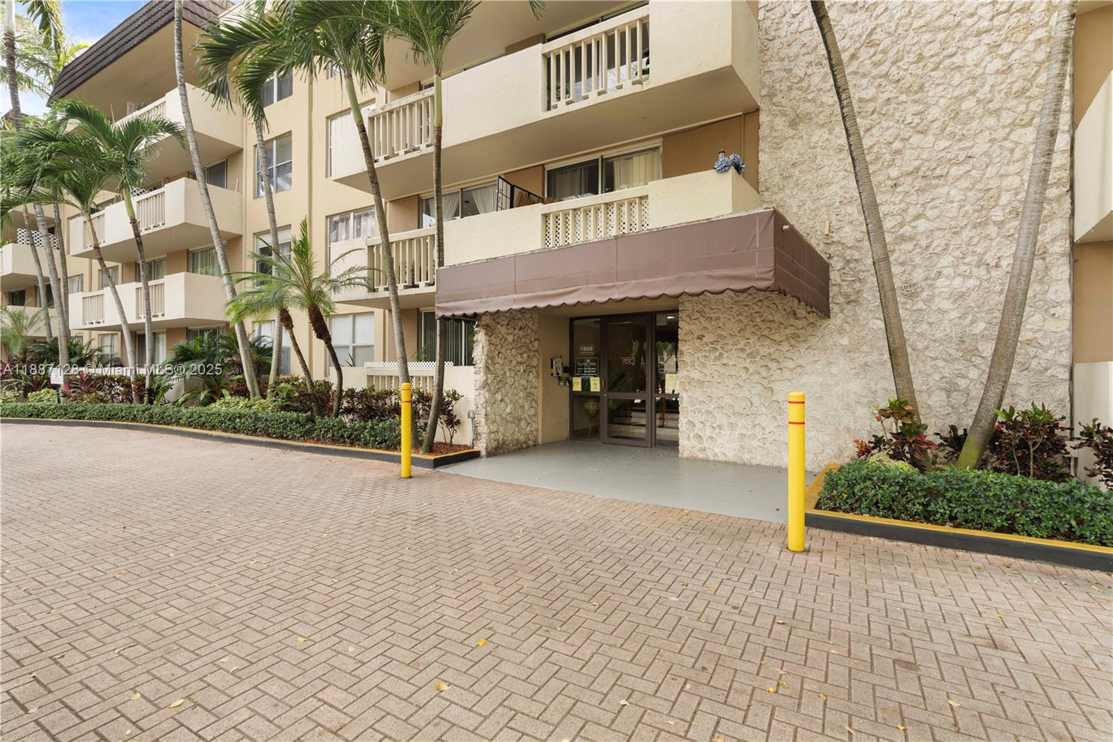 BAYVIEW PALMS CONDO - Residential Lease