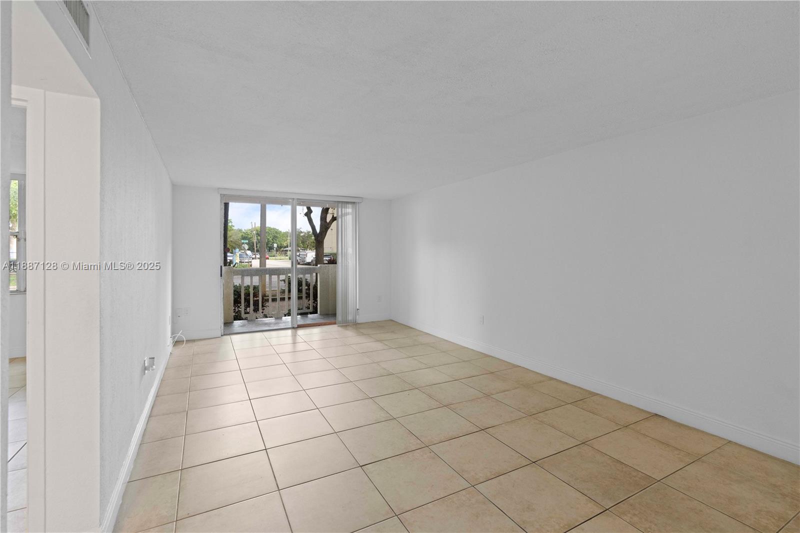 BAYVIEW PALMS CONDO - Residential Lease