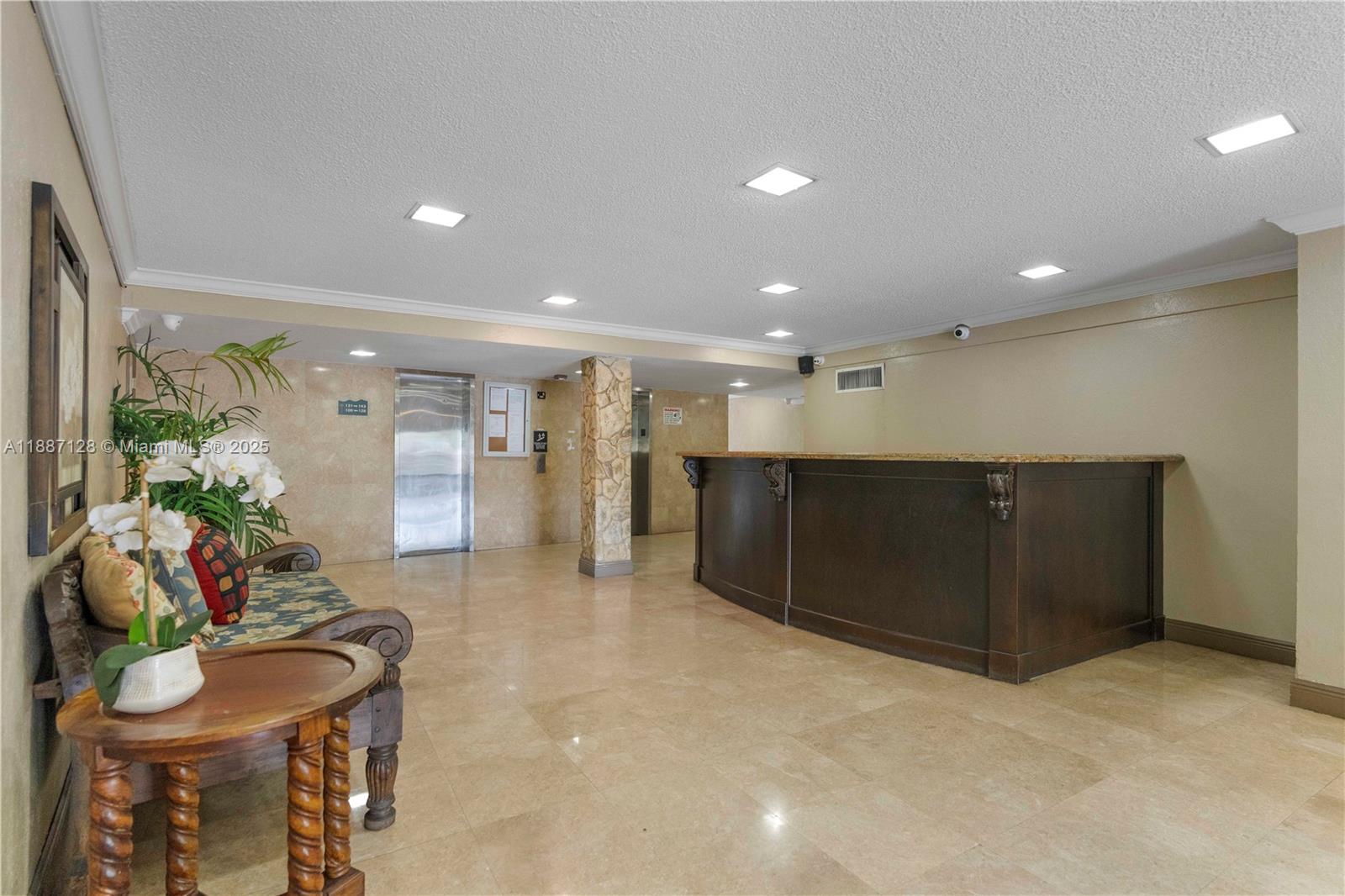 BAYVIEW PALMS CONDO - Residential Lease