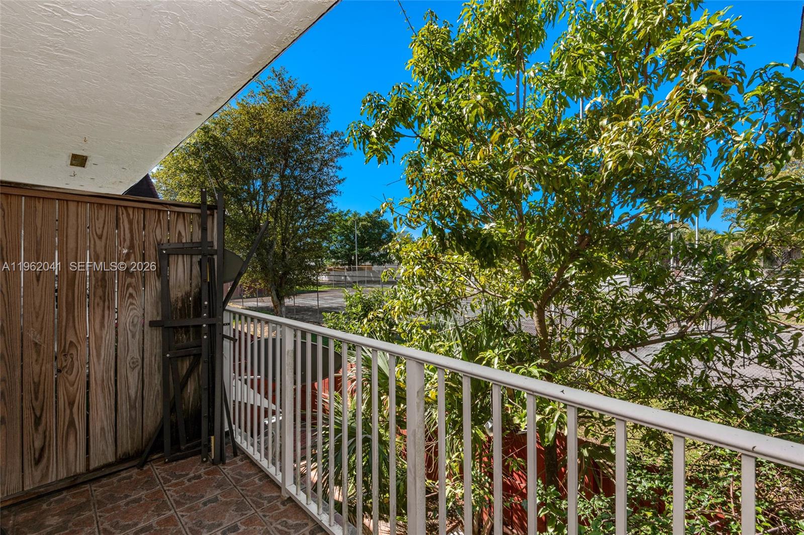 LAGUNA CLUB EAST CONDO - Residential