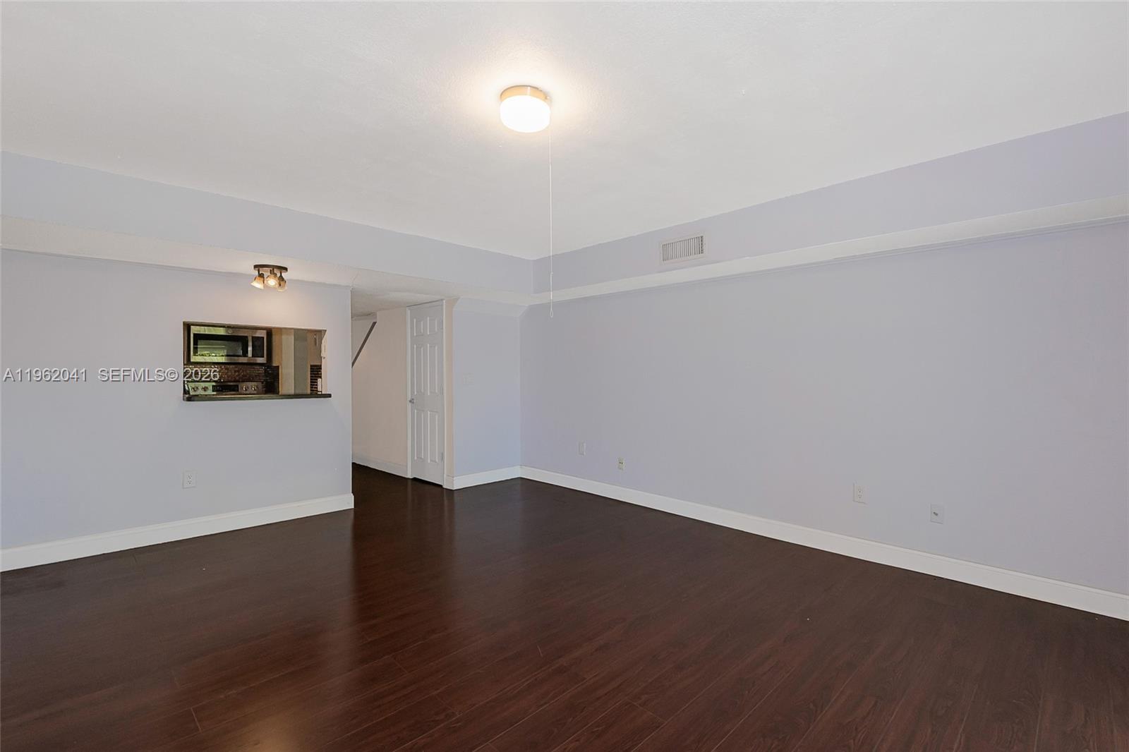 LAGUNA CLUB EAST CONDO - Residential